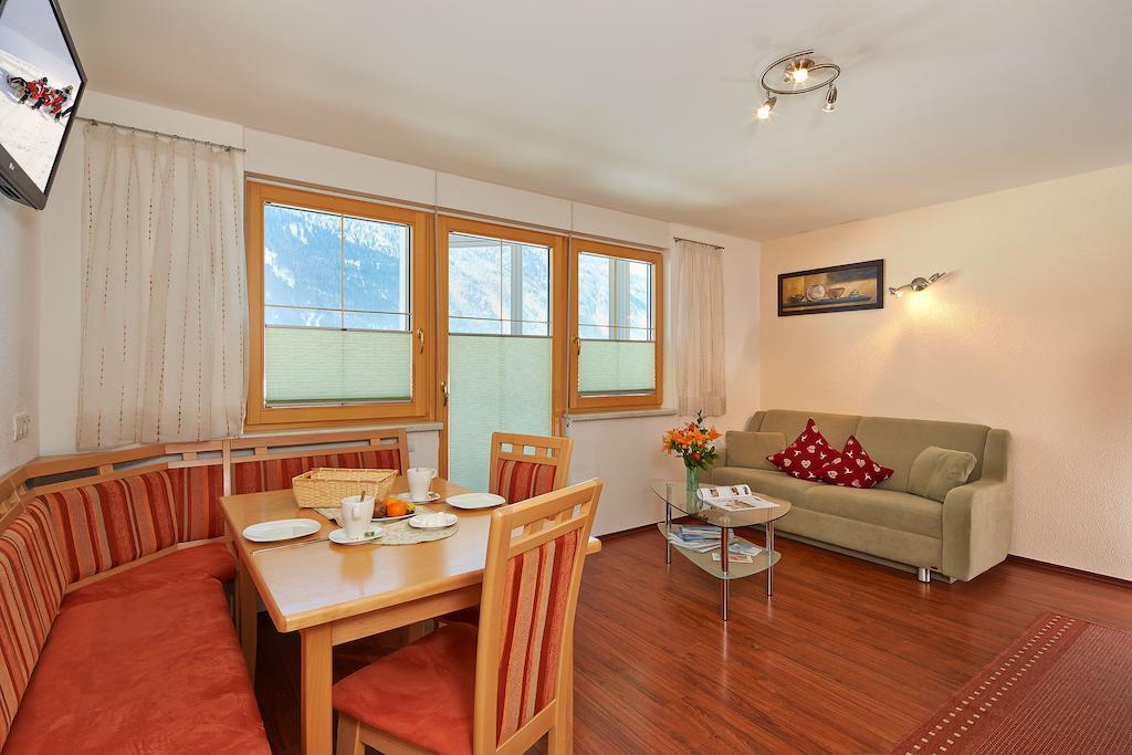 Apart Sunshine Längenfeld Room photo