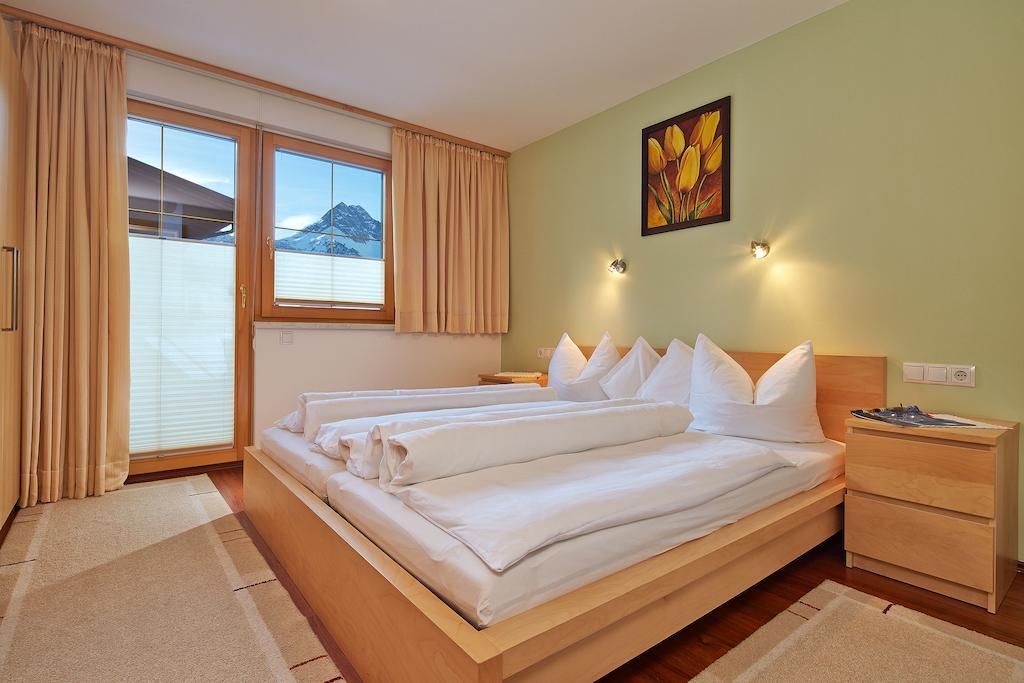 Apart Sunshine Längenfeld Room photo